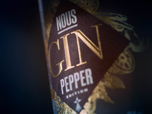 Produktfotografie-Nous-Gin-Detail-Flasche-165101