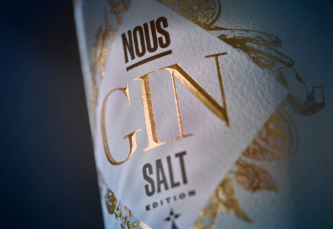 Produktfotografie-Nous-Gin-Detail-Flasche-165105